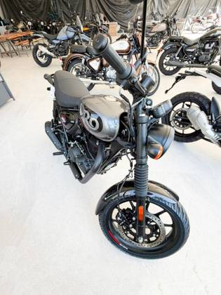ROYAL ENFIELD HUNTER 350 
